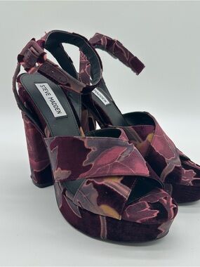 Steve Madden Jodi Burgundy Floral Velvet Burnout Platform Sandals